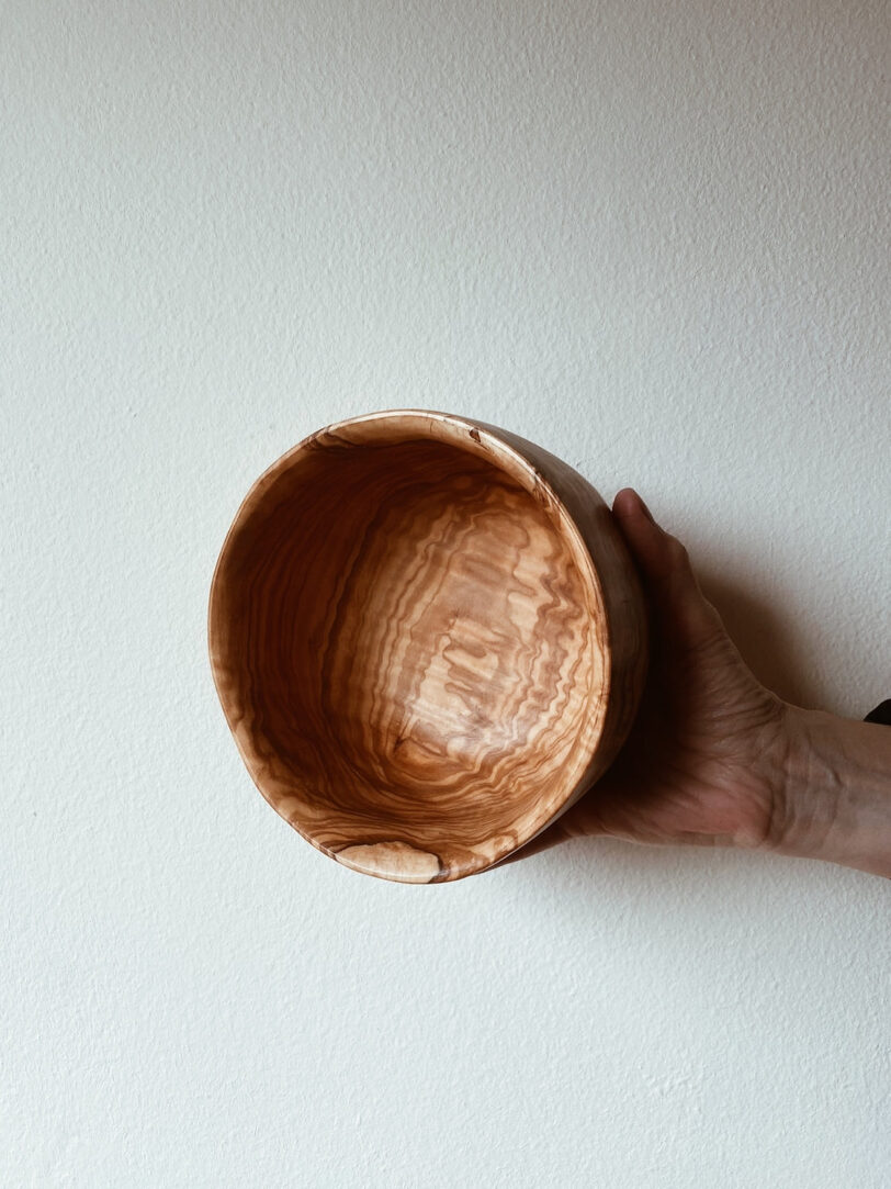 Centre de taula, amanidera de fusta d'olivera, bol fet a mà