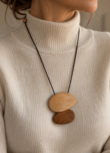 Handcarved ebony wood pendant (copia)